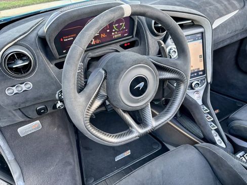 Used 2022 McLaren 765LT image 28