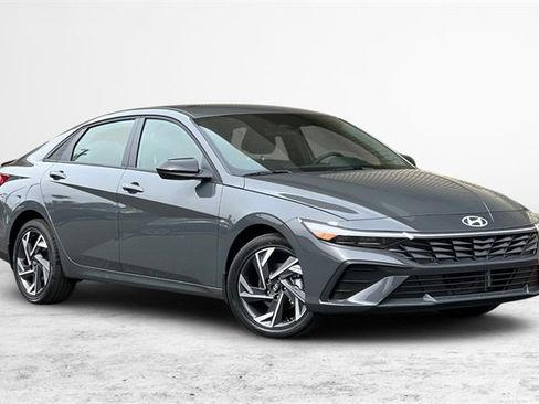 New 2025 Hyundai Elantra SEL image 1