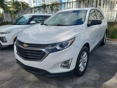 Used 2018 Chevrolet Equinox LS image 3