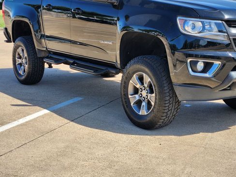 Used 2017 Chevrolet Colorado Z71 AWD/4WD image 11