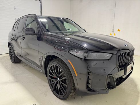 Used 2024 BMW X5 xDrive40i AWD/4WD image 3