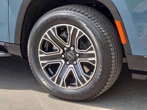 New 2026 Jeep Grand Wagoneer L 4WD image 9