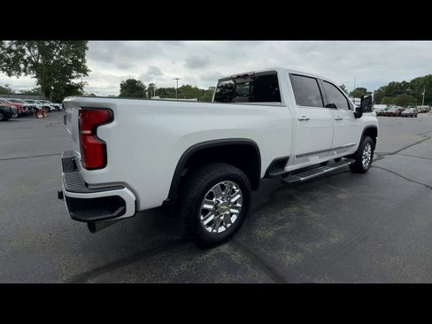 Used 2024 Chevrolet Silverado 3500 High Country w/ High Country Premium Package image 8