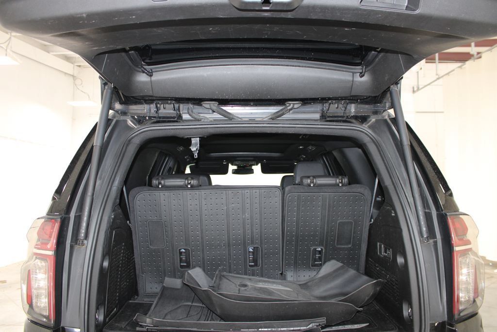Used 2024 Chevrolet Tahoe Z71 w/ Luxury Package AWD/4WD image 19