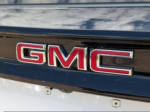New 2026 GMC Acadia Elevation w/ Black Edition AWD/4WD image 13