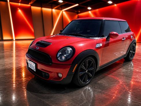 Used 2011 MINI Cooper S FWD image 1