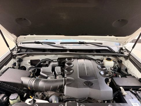 Used 2016 Toyota 4Runner Trail AWD/4WD image 41