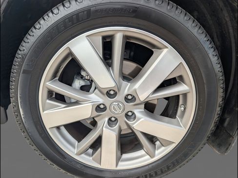 Used 2014 Nissan Pathfinder Platinum w/ Platinum Premium Package FWD image 24
