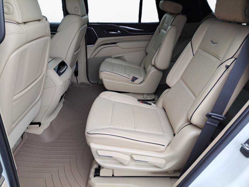 Certified 2022 Cadillac Escalade Premium Luxury w/ Performance Package AWD/4WD image 12