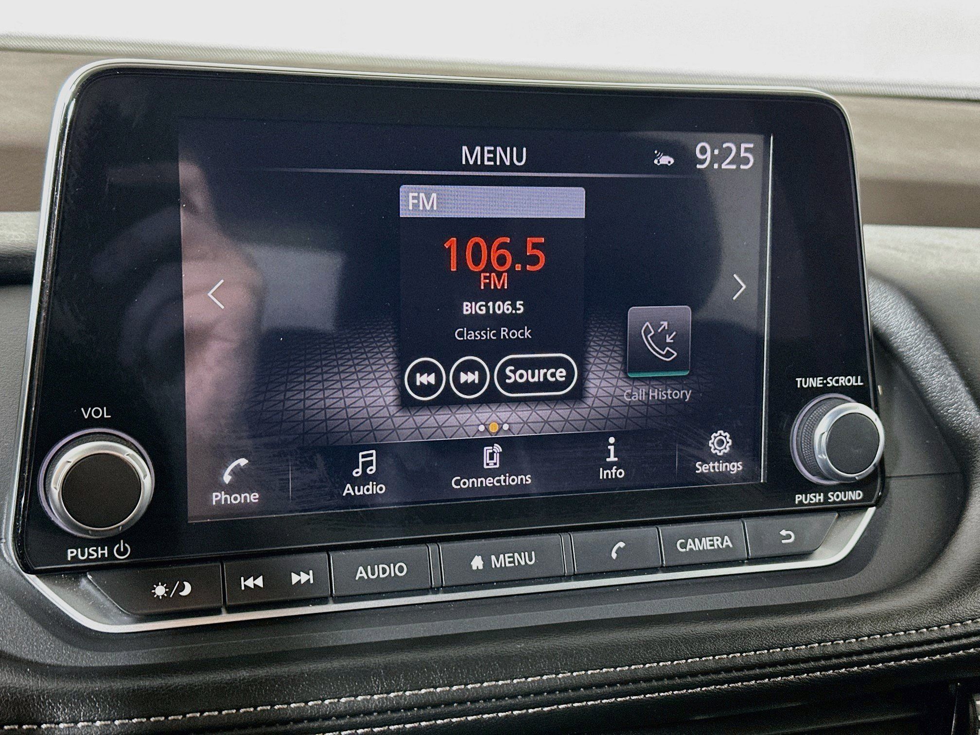 Used 2023 Nissan Rogue SL AWD/4WD image 14