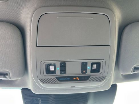 Used 2022 Ford Explorer XLT w/ Equipment Group 202A image 19