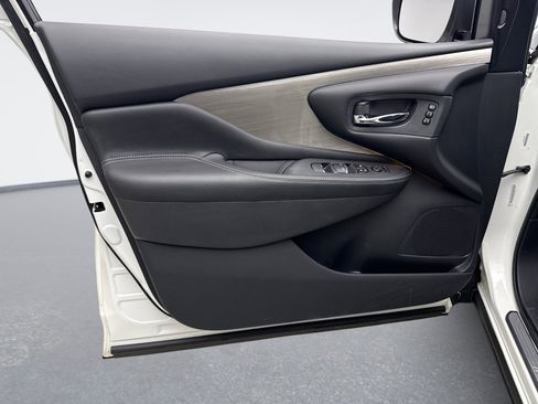 Used 2018 Nissan Murano Platinum image 9