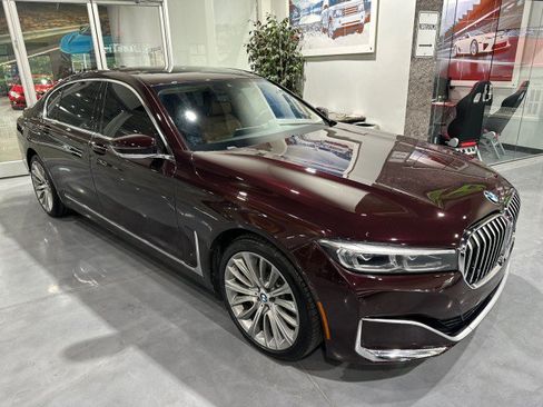 Used 2020 BMW 750i xDrive w/ Executive Package AWD/4WD image 11