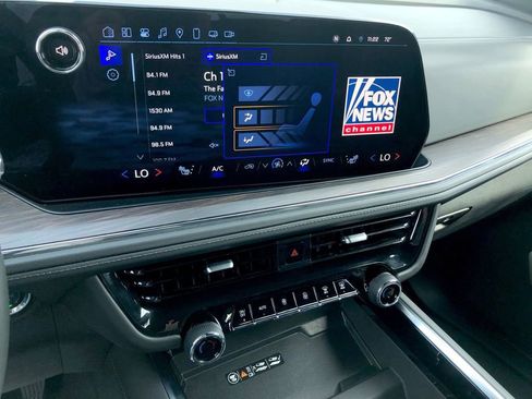 Used 2025 Chevrolet Tahoe LT image 32