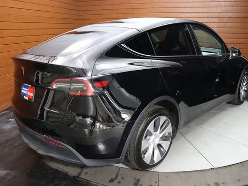 Used 2022 Tesla Model Y Long Range AWD/4WD image 45
