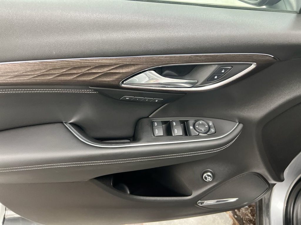 Used 2023 Buick Envision Avenir FWD image 22