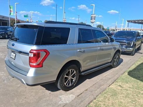 Used 2019 Ford Expedition XLT RWD image 4