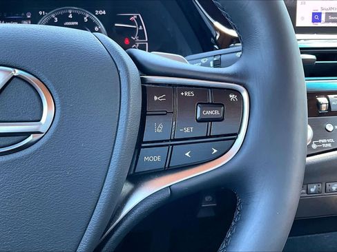 Used 2025 Lexus ES 350 w/ Premium Package image 23