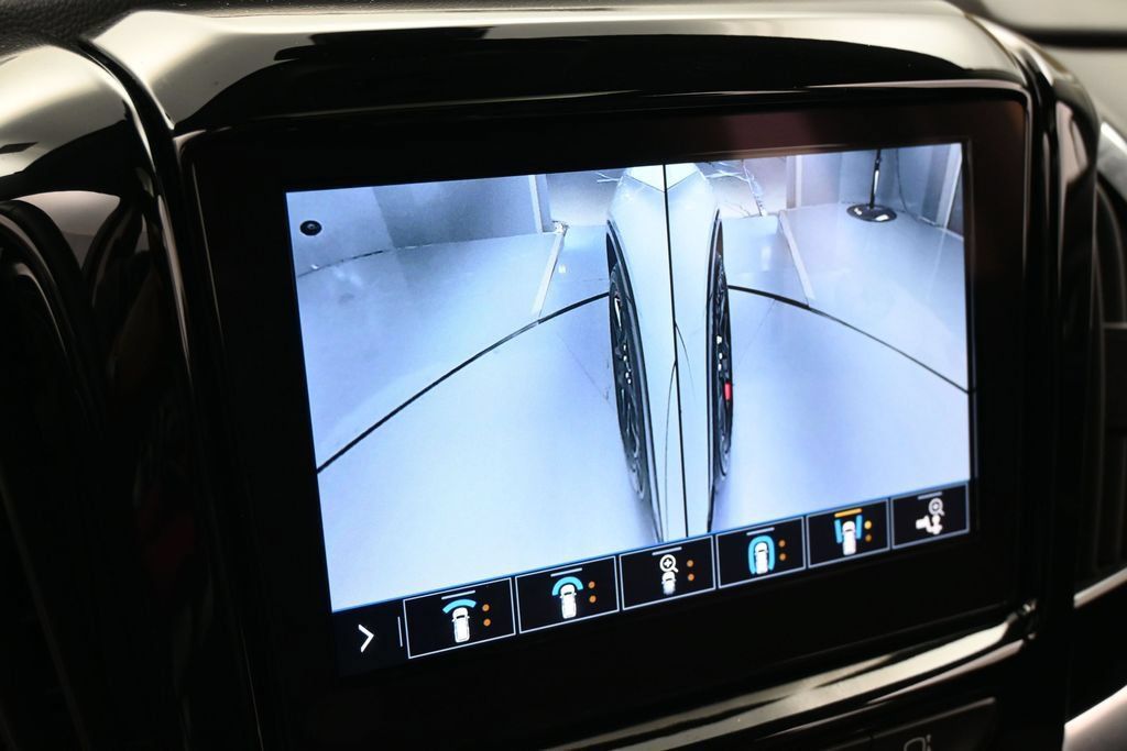 Used 2021 Chevrolet Traverse Premier w/ Redline Edition FWD image 28