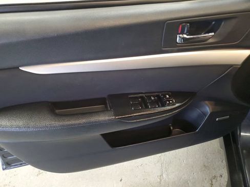 Used 2011 Subaru Outback 2.5i Premium AWD/4WD image 12