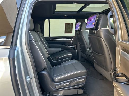 Used 2025 Cadillac Escalade ESV Premium Luxury w/ Touring Package image 32
