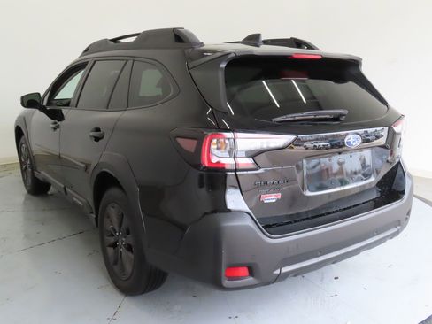 Certified 2025 Subaru Outback Onyx Edition image 8