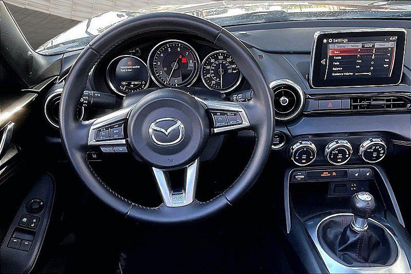 Used 2017 MAZDA MX-5 Miata RF Grand Touring RWD image 4