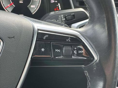 Used 2022 Audi A6 2.0T Premium w/ Convenience Package image 23