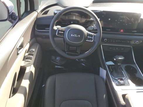 New 2026 Kia Carnival EX FWD image 9