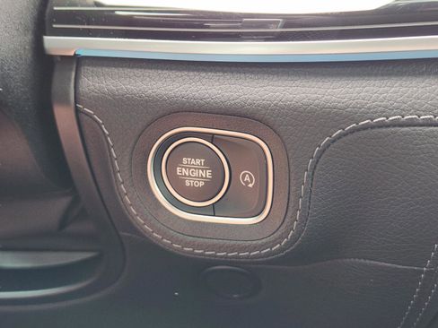 Used 2024 Mercedes-Benz GLS 580 4MATIC image 12