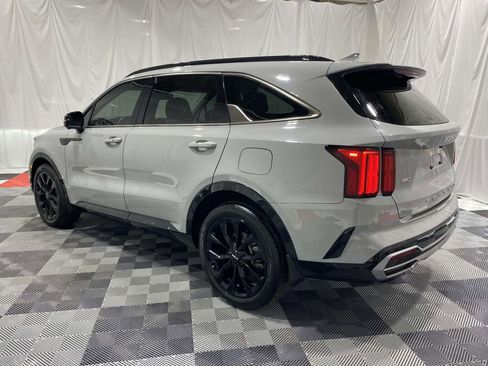 Used 2022 Kia Sorento SX FWD image 2