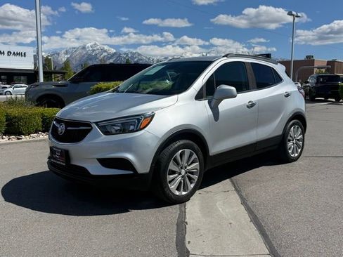 Used 2020 Buick Encore Preferred image 3