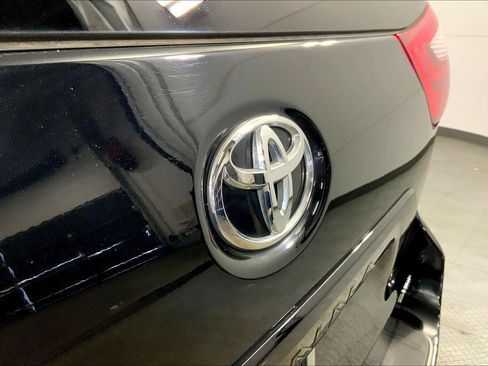 Used 2020 Toyota Sienna XLE FWD image 30