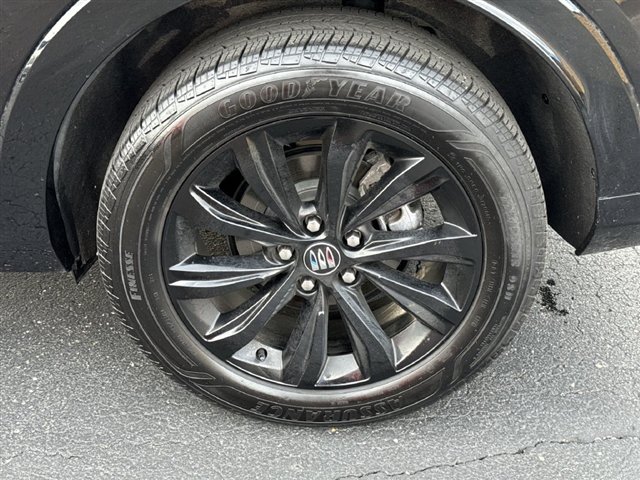 Used 2024 Buick Envista Sport Touring w/ Convenience I Package FWD image 32