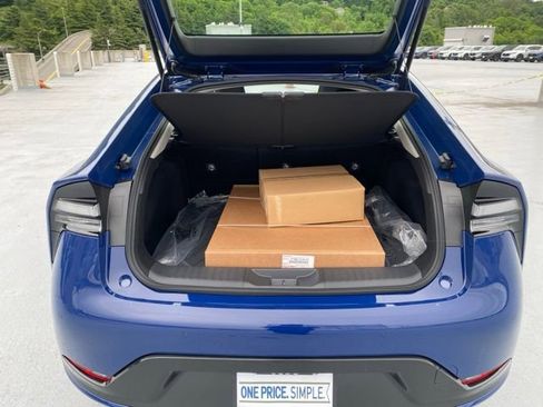 New 2026 Toyota Prius Plug-In Hybrid FWD image 11