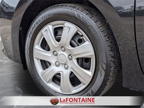 Used 2015 Toyota Corolla LE image 30