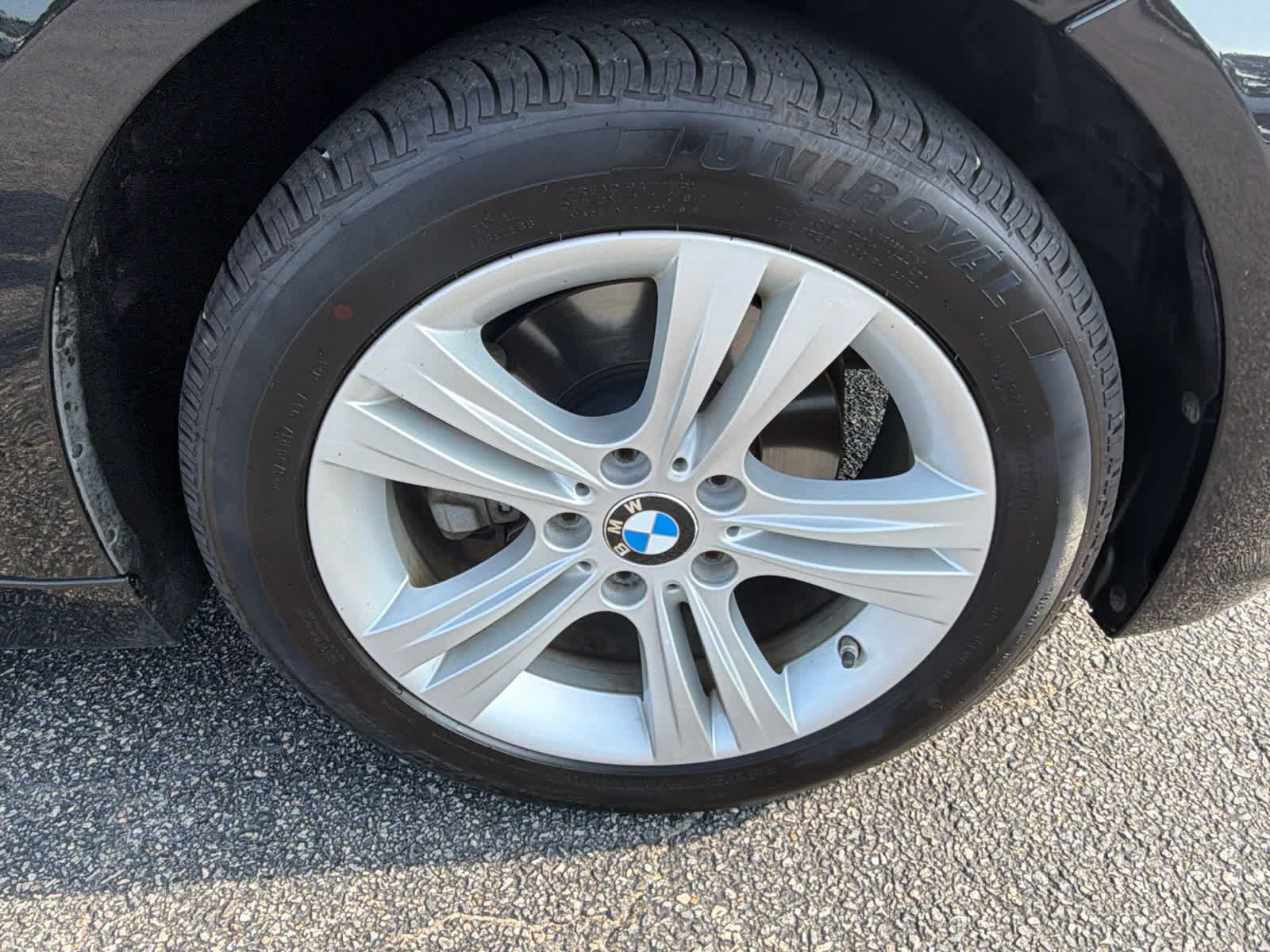 Used 2017 BMW 330i xDrive Sedan AWD/4WD image 29
