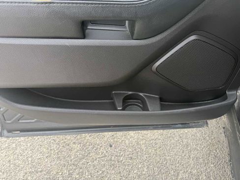 Used 2015 Ford Explorer XLT w/ Equipment Group 202B image 9