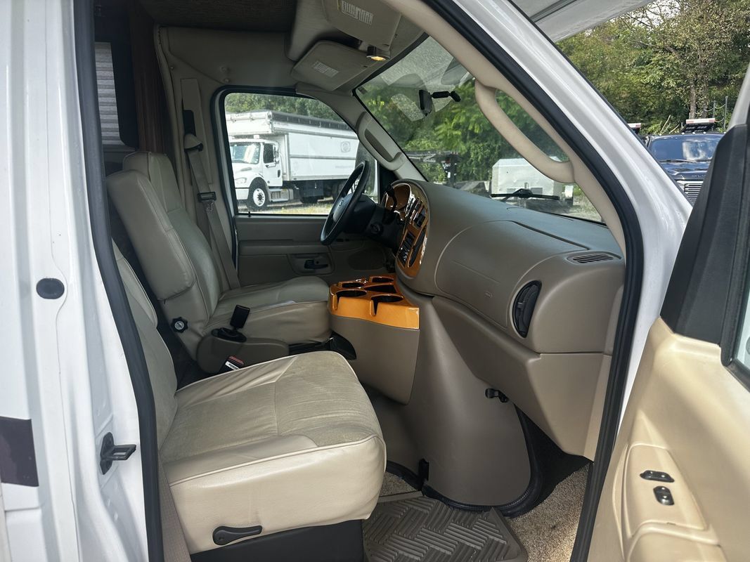 Used 2006 Ford E-450 and Econoline 450 RWD image 17