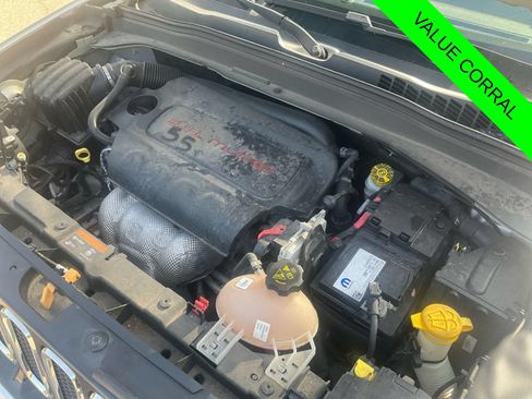 Used 2017 Jeep Renegade Latitude AWD/4WD image 29