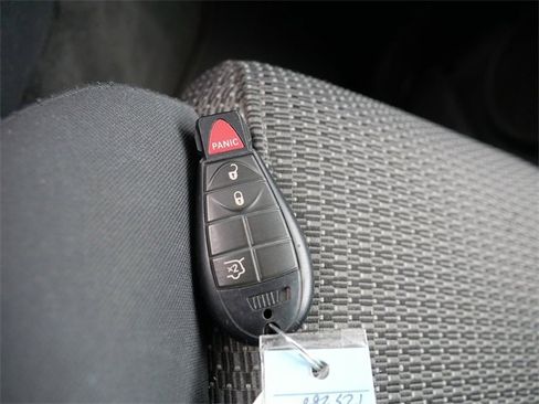 Used 2010 Jeep Commander Sport image 37