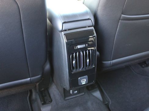 Used 2025 Jeep Compass Latitude AWD/4WD image 32