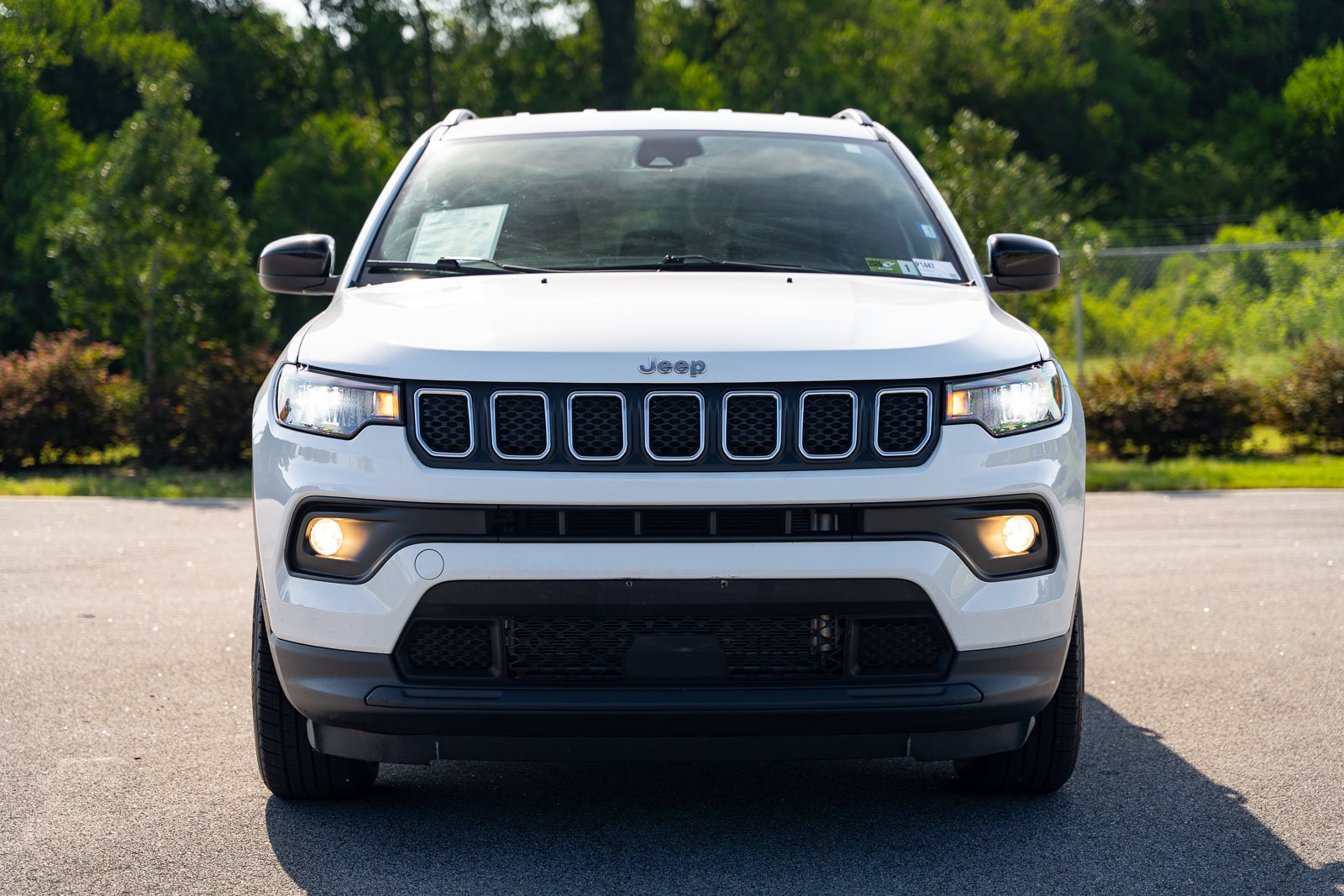 Used 2024 Jeep Compass Latitude AWD/4WD image 2