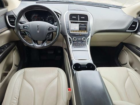 Used 2017 Lincoln MKX Select w/ Select Plus Package FWD image 9