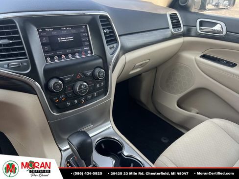 Used 2020 Jeep Grand Cherokee Laredo AWD/4WD image 27
