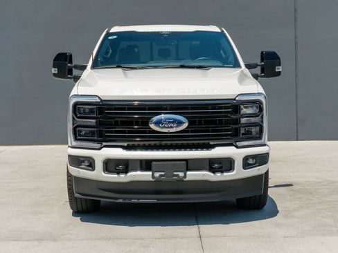 Used 2026 Ford F250 Platinum AWD/4WD image 4