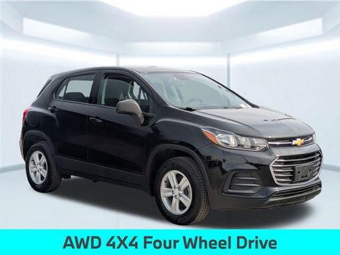 Used 2022 Chevrolet Trax LS image 9