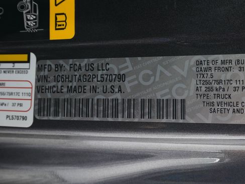 Used 2023 Jeep Gladiator Willys image 30