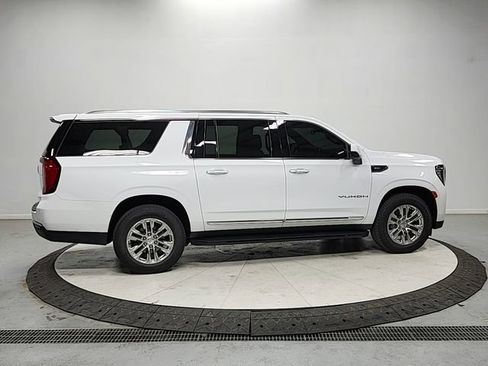 Used 2022 GMC Yukon XL SLT image 8
