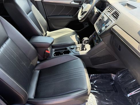 Used 2024 Volkswagen Tiguan SE AWD/4WD image 29